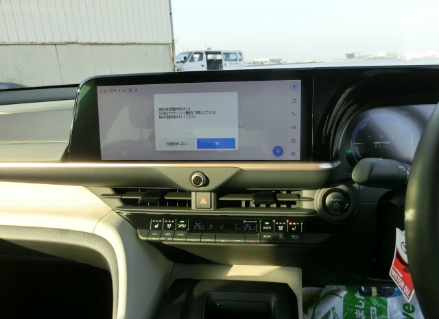 TOYOTA CROWN HYBRID MODEL 2022 full