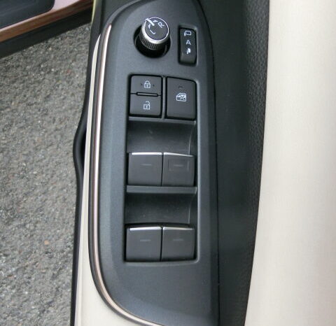 TOYOTA CROWN HYBRID MODEL 2022 full