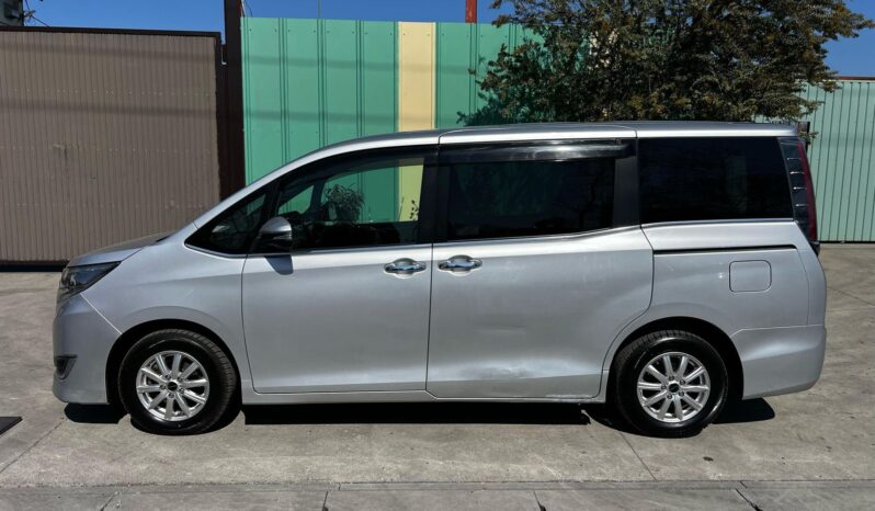 TOYOTA NOAH ESQUIRE full